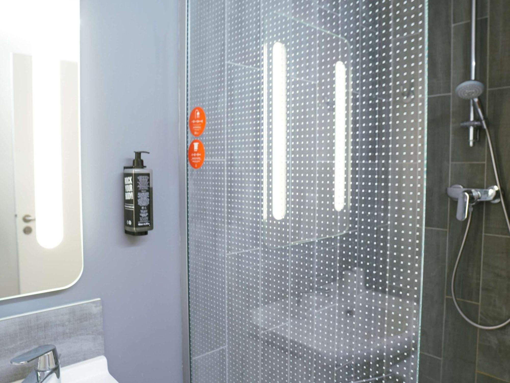 Ibis Caen Porte D'Angleterre Exterior foto