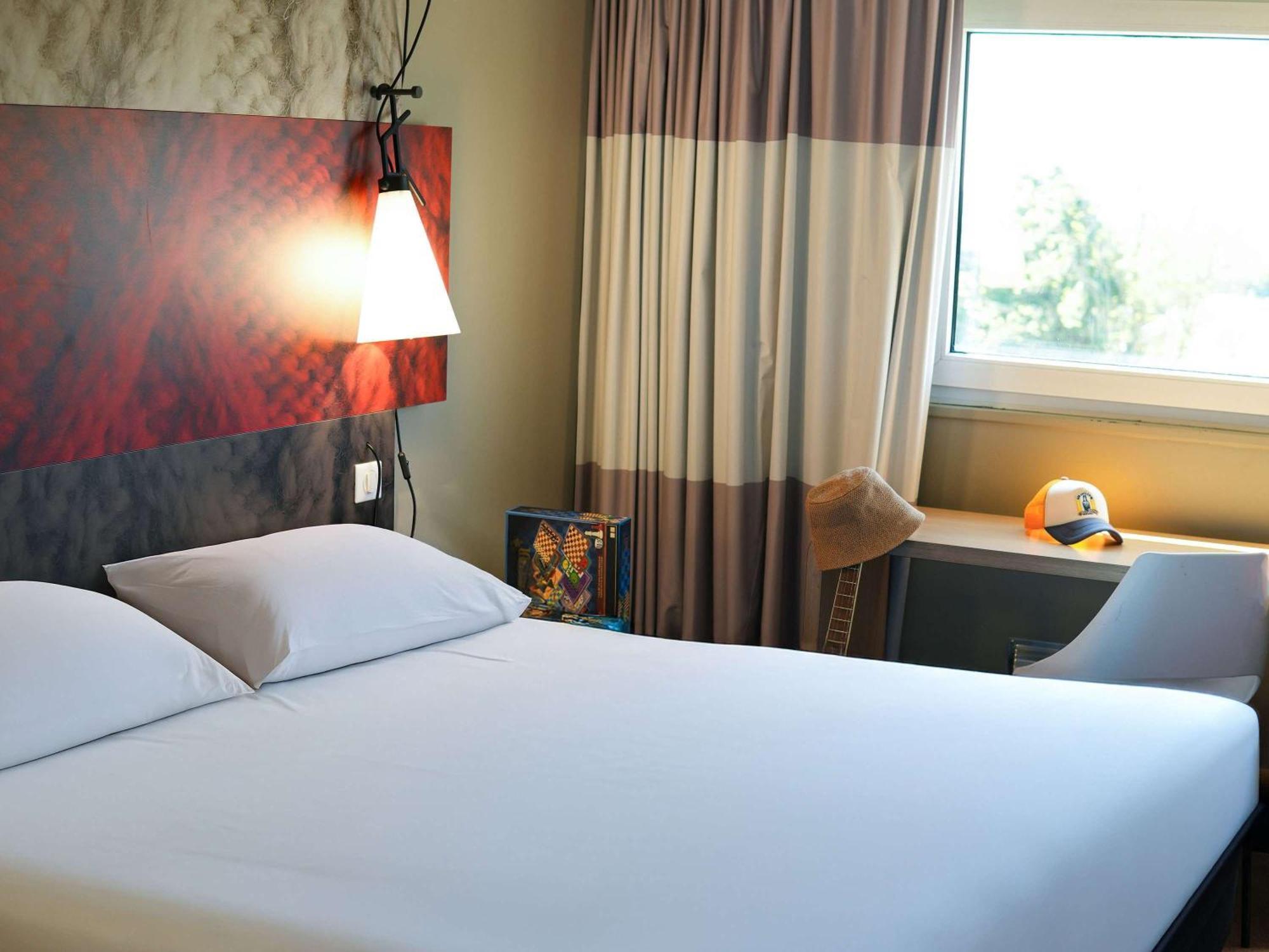 Ibis Caen Porte D'Angleterre Exterior foto